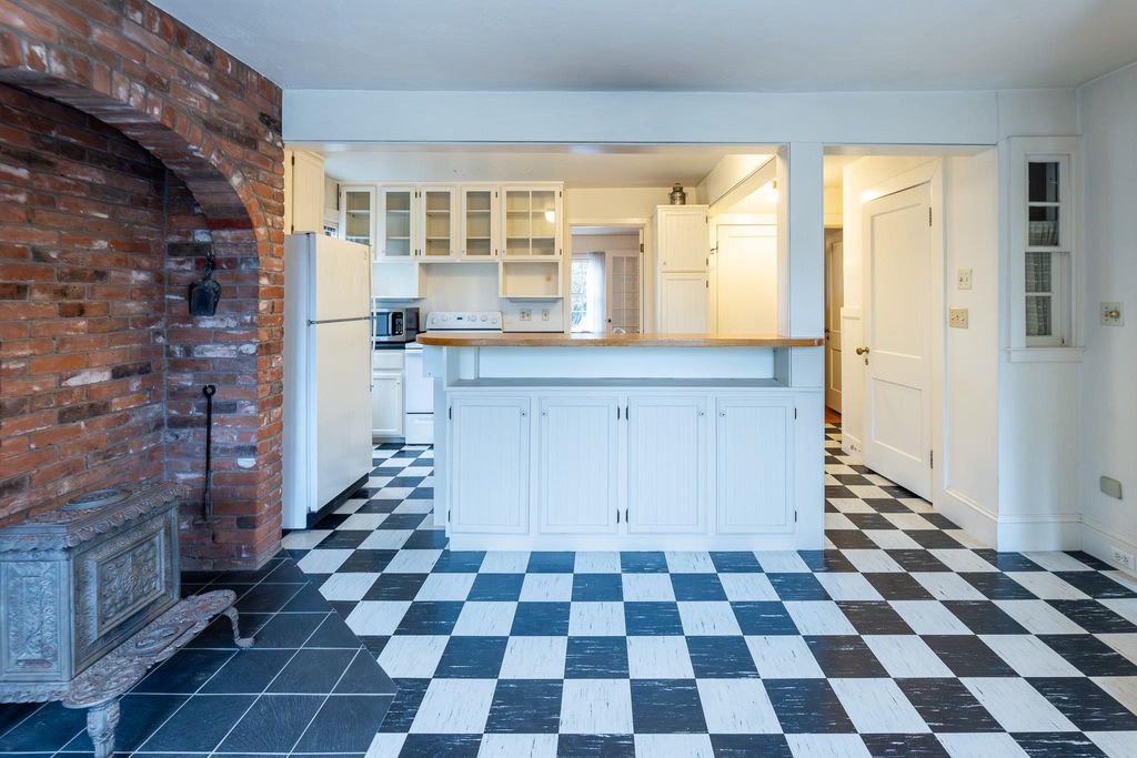 Photo of 33 School Street, Hanover, NH 03755 (MLS # 5089991)