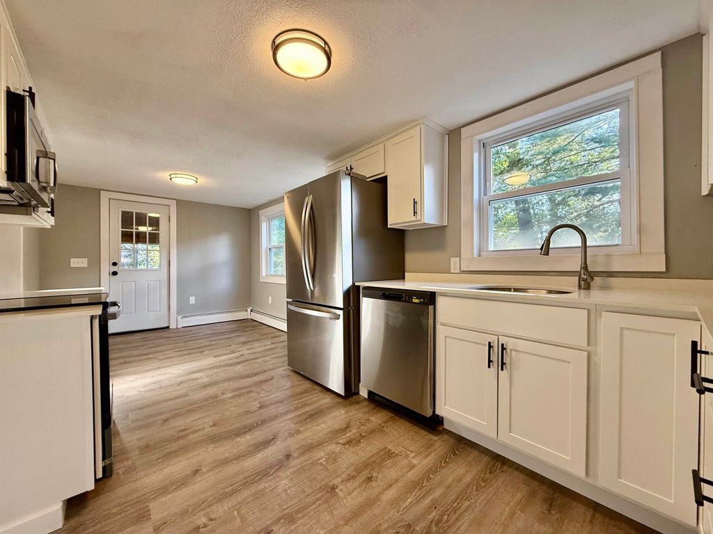 Photo of 29 Fordway Street, Derry, NH 03038 (MLS # 5058370)