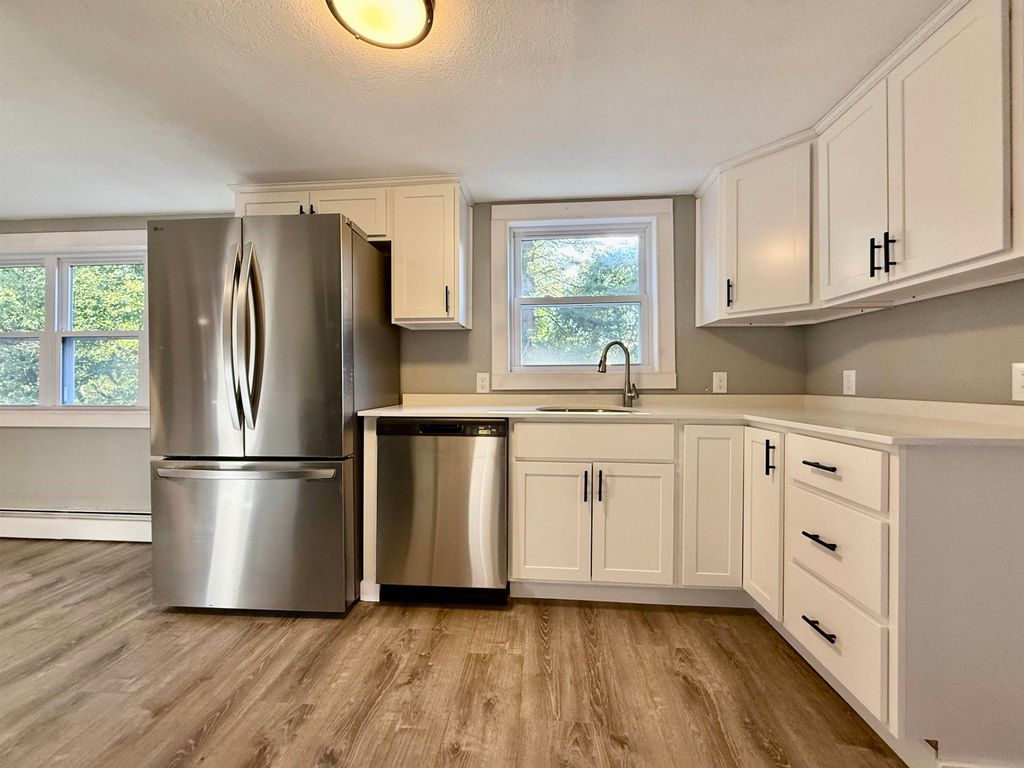 Photo of 29 Fordway Street, Derry, NH 03038 (MLS # 5058370)