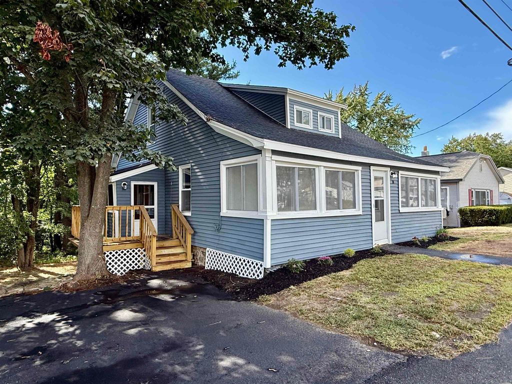 Photo of 29 Fordway Street, Derry, NH 03038 (MLS # 5058370)