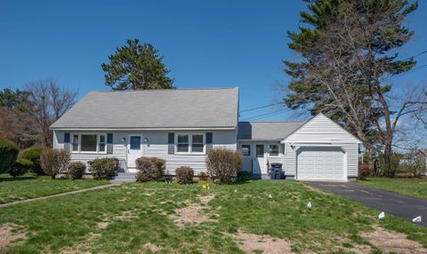 Photo of 9 Juniper Lane, Nashua, NH 03063 (MLS # 5085401)