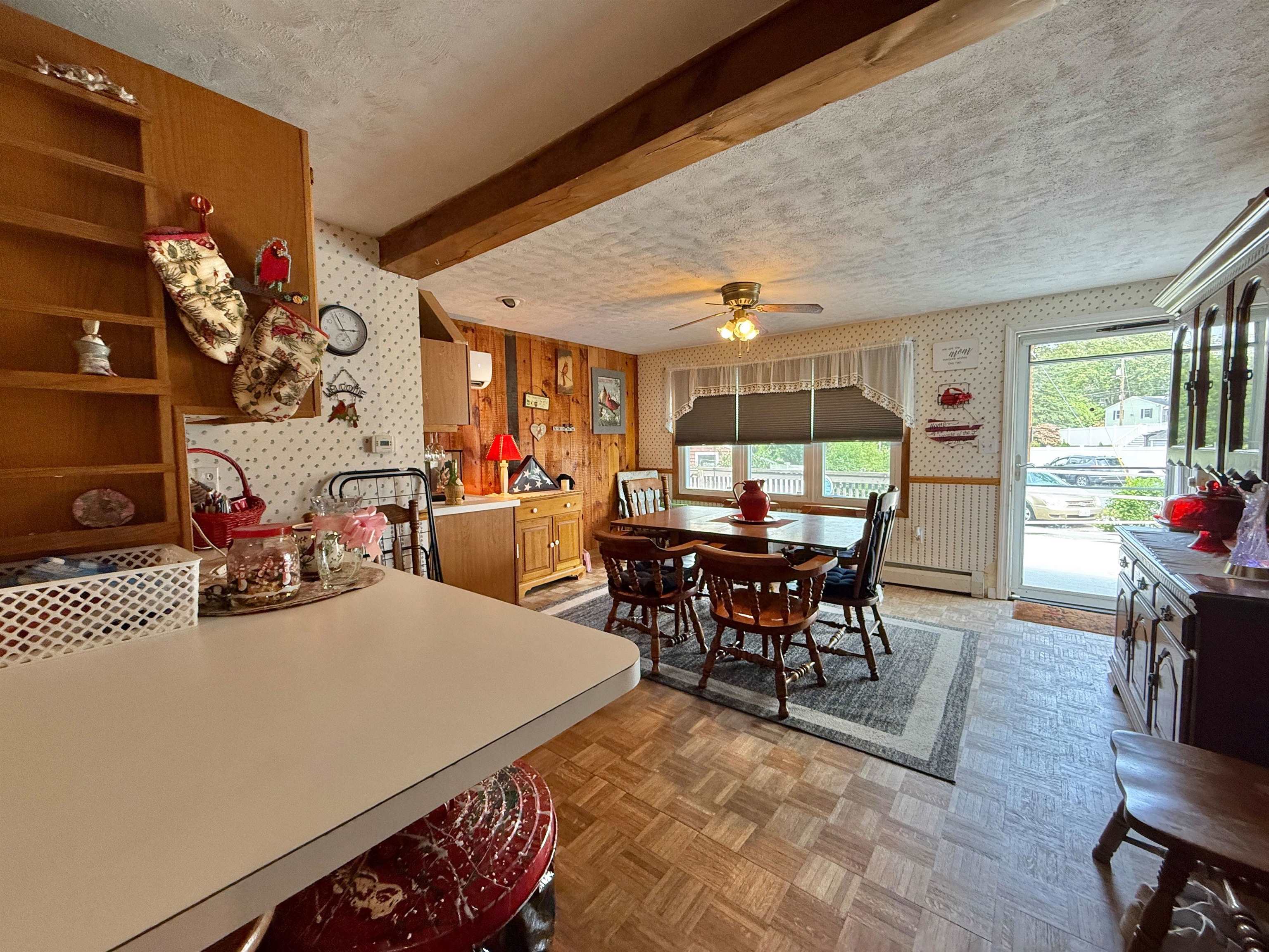 6 Charlton Circle
