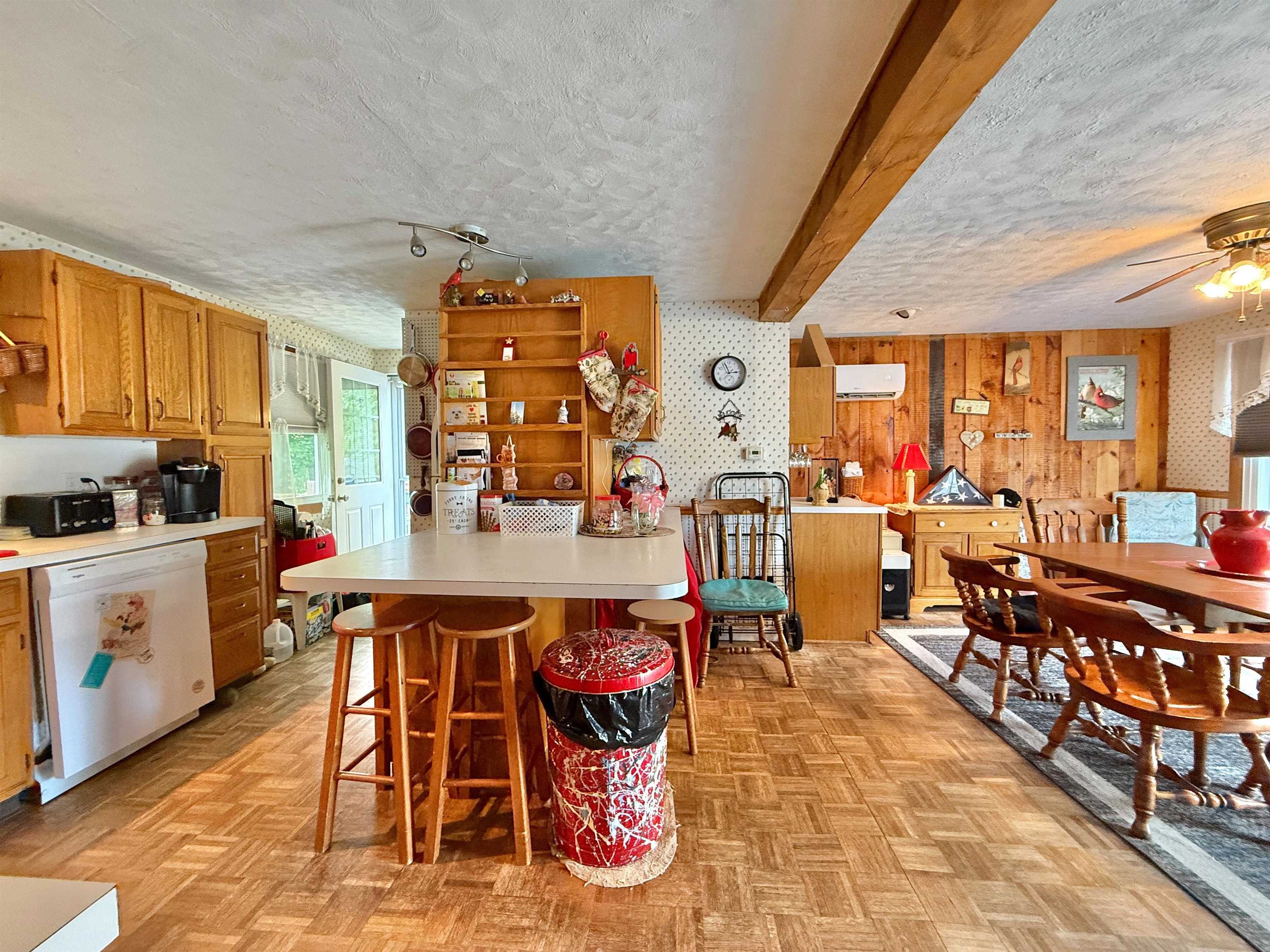 6 Charlton Circle