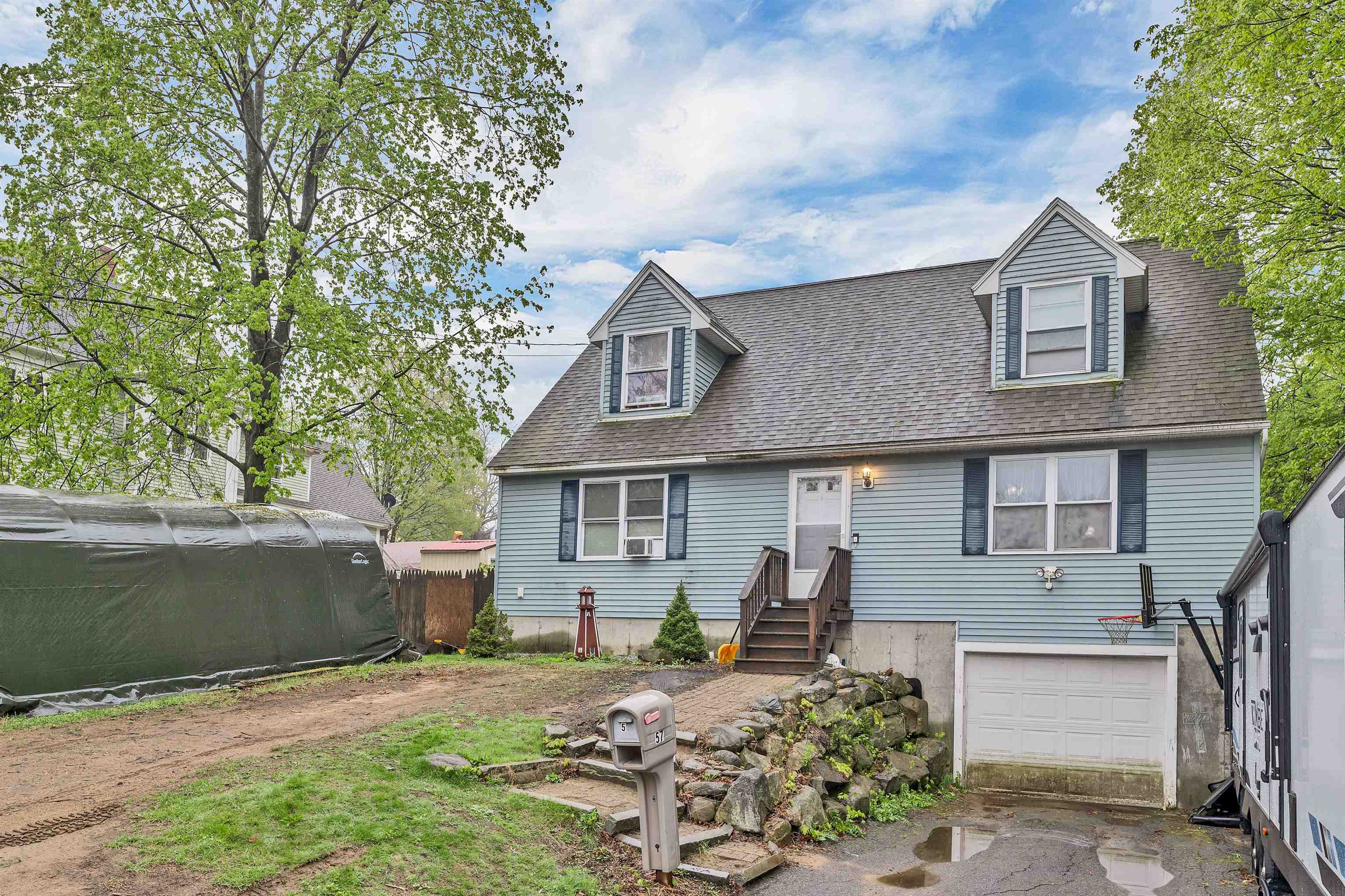 57 Oak Street