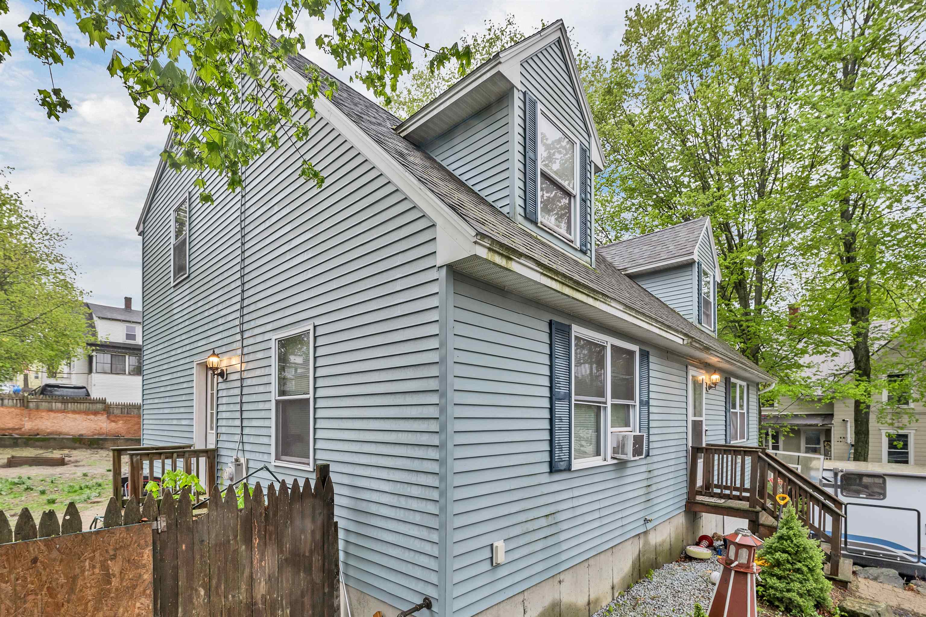 57 Oak Street