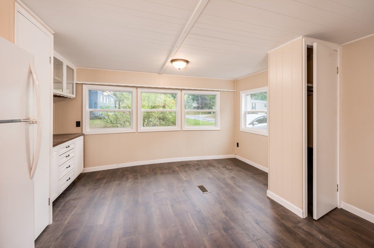 4 South Dewberry Lane