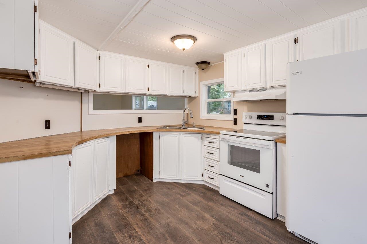 4 South Dewberry Lane