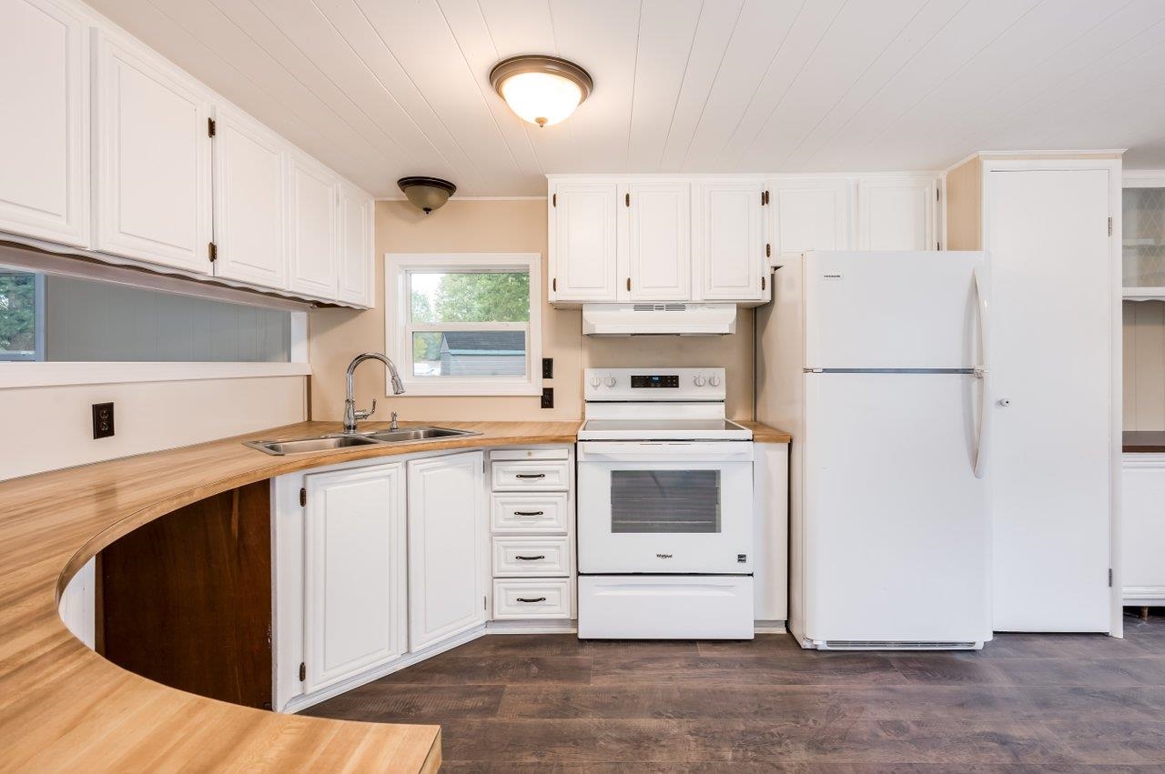 4 South Dewberry Lane