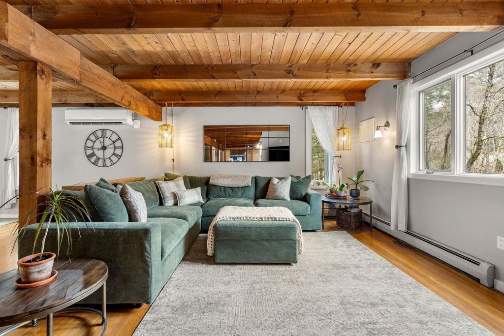 Photo of 11 Windsor Boulevard, Londonderry, NH 03053 (MLS # 5083795)