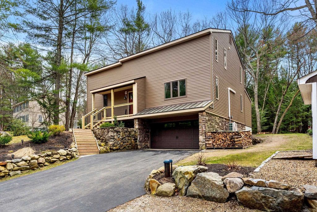 Photo of 11 Windsor Boulevard, Londonderry, NH 03053 (MLS # 5083795)
