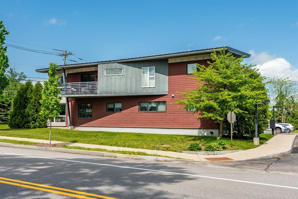 Photo of 677 Dennett Street #1, Portsmouth, NH 03801 (MLS # 5070257)