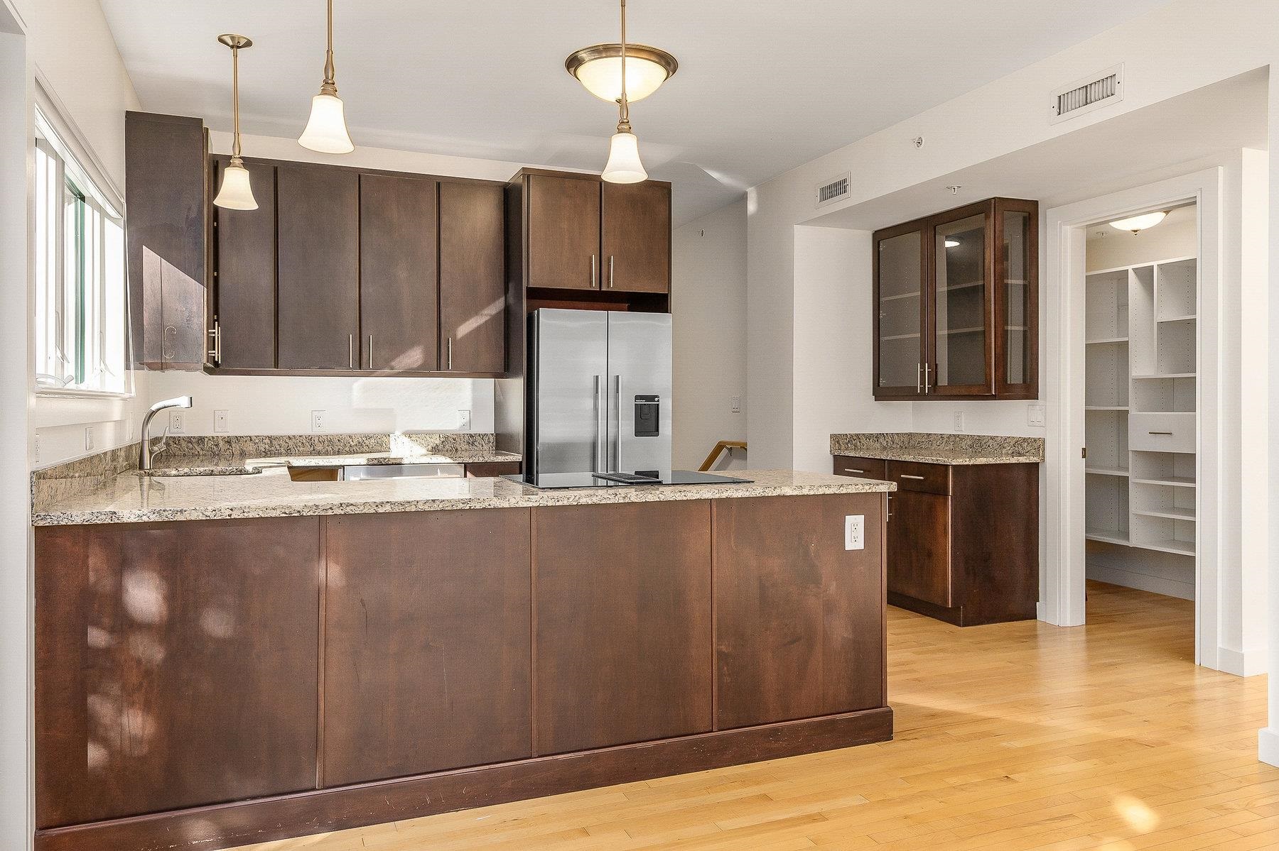 Portsmouth, New Hampshire 03801, United States, 2 Bedrooms Bedrooms, ,2 BathroomsBathrooms,Residential,Active,246632