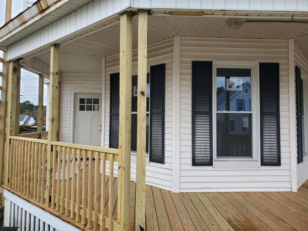 Photo of 17 Canaan Street, Canaan, NH 03741 (MLS # 5066668)