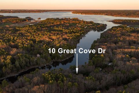 Photo of 10 Great Cove Drive, Newmarket, NH 03857 (MLS # 5085859)