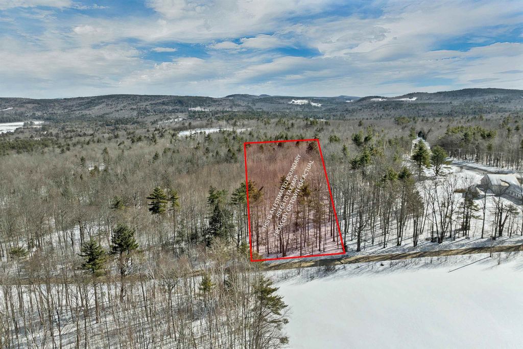Photo of 5 Phineas Graves Road, Tuftonboro, NH 03816 (MLS # 5078207)