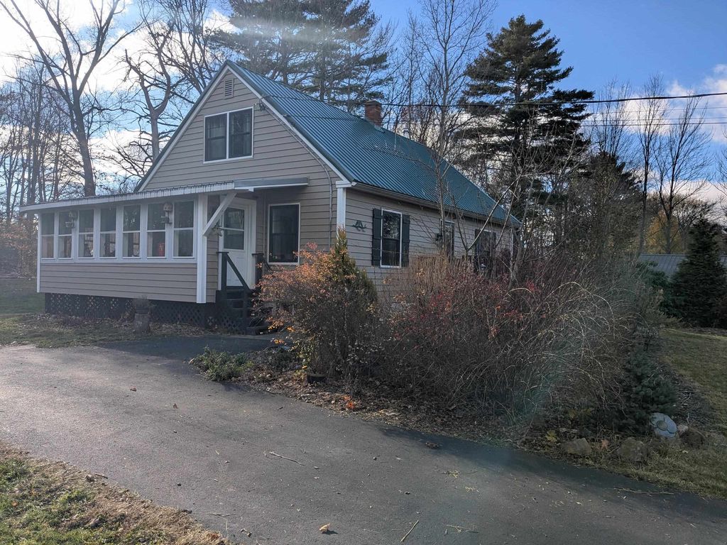 Photo of 123 Warren Street, Laconia, NH 03246 (MLS # 5070100)