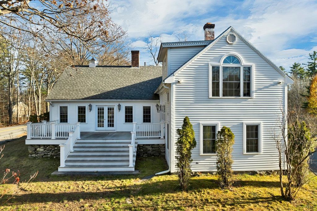 Photo of 475 Governor Wentworth Highway, Wolfeboro, NH 03894 (MLS # 5070389)
