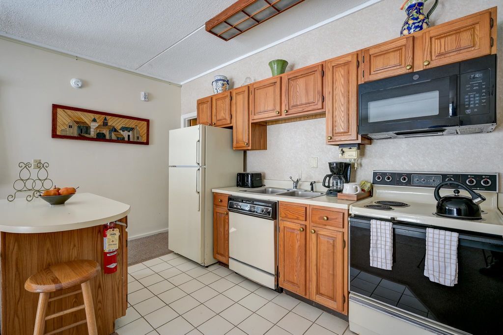 Photo of 9 River Run Drive #9I, Bartlett, NH 03812 (MLS # 5077650)