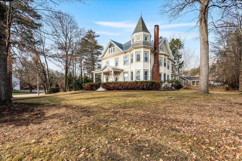 Photo of 61 Manchester Street, Nashua, NH 03064 (MLS # 5063670)