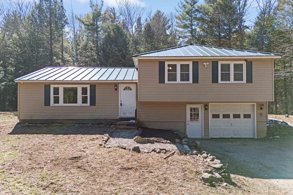 Photo of 567 N Stark Highway, Weare, NH 03281 (MLS # 5082970)