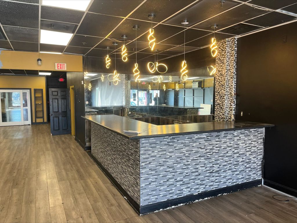 Photo of 245 Maple Street #1, Manchester, NH 03103 (MLS # 5021331)