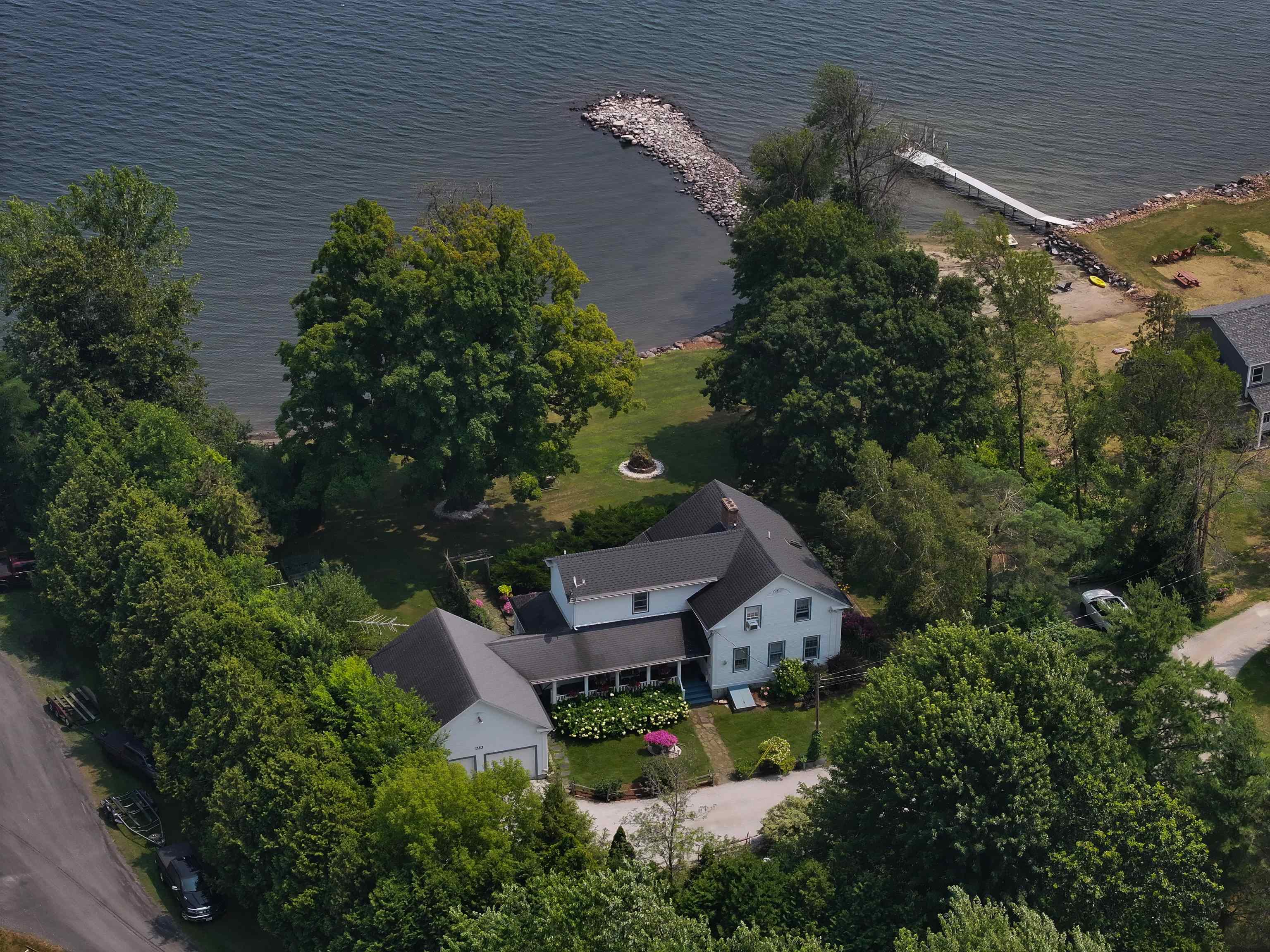 283 North End Road East