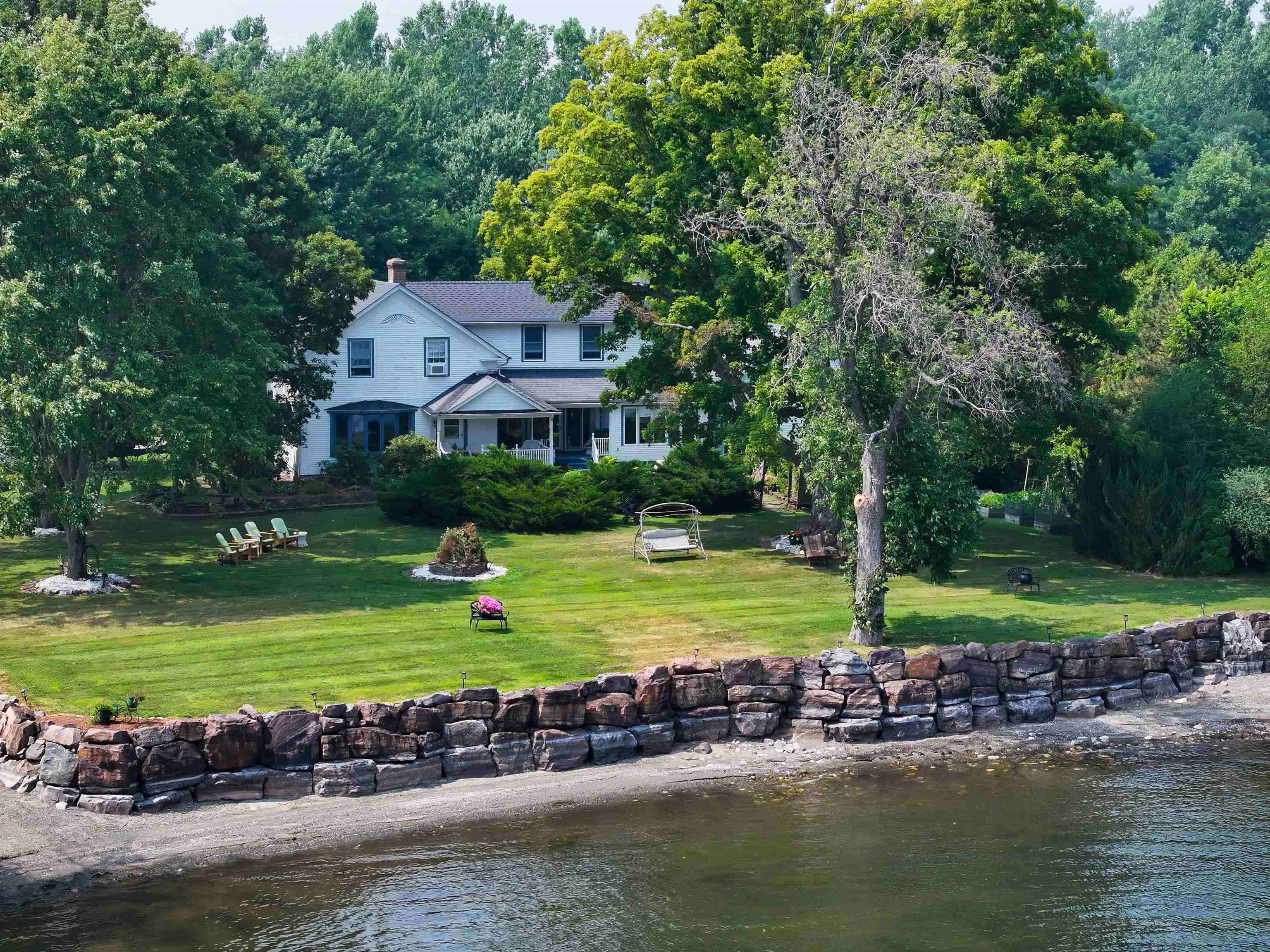 283 North End Road East