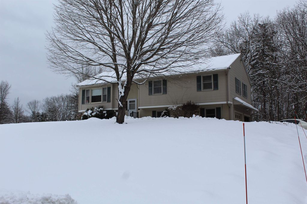 Photo of 16 Towne Drive, Derry, NH 03038 (MLS # 5077428)