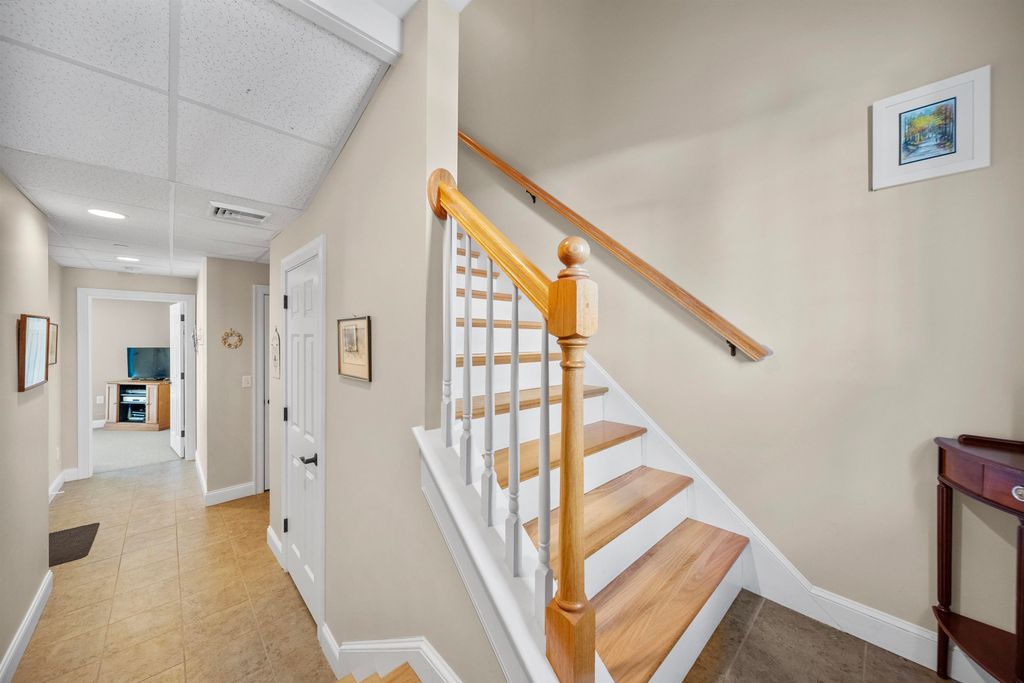 Photo of 81 N High Street #10, Derry, NH 03038 (MLS # 5075535)