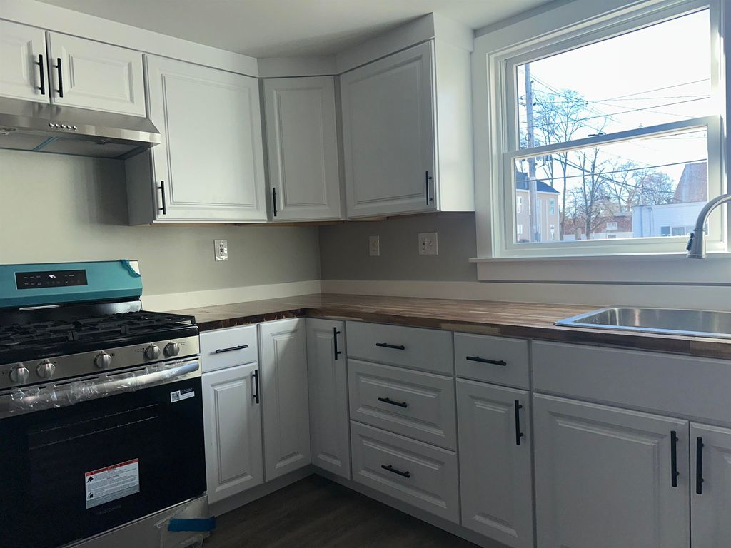 Photo of 60 Whitney Street #1, Nashua, NH 03064 (MLS # 5070199)