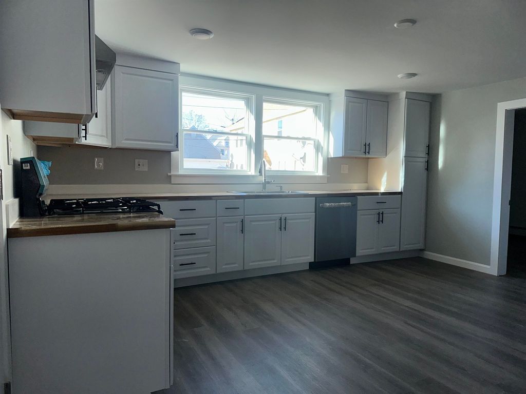 Photo of 60 Whitney Street #1, Nashua, NH 03064 (MLS # 5070199)