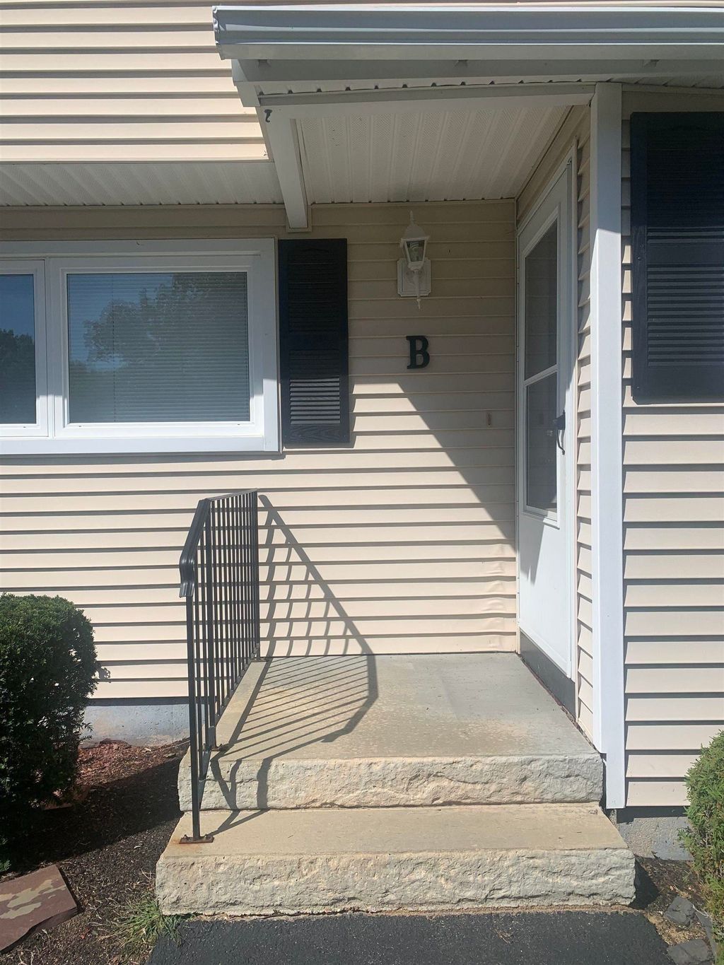 Photo of 4 Cedarbrook Village #B, Rochester, NH 03867 (MLS # 5076362)