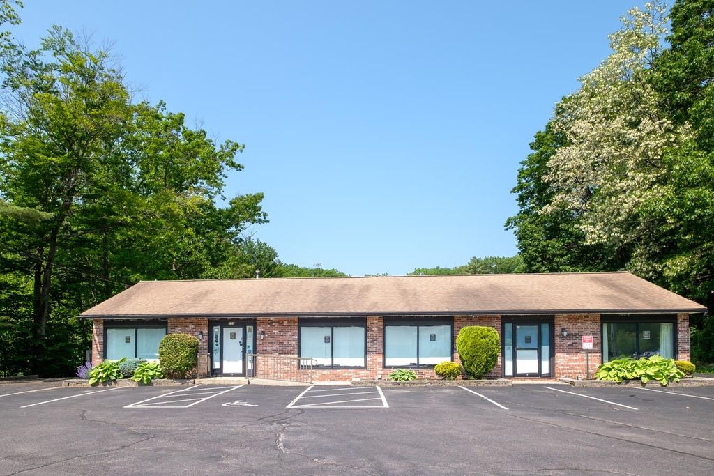 Photo of 755 Columbus Avenue, Rochester, NH 03867 (MLS # 5069001)