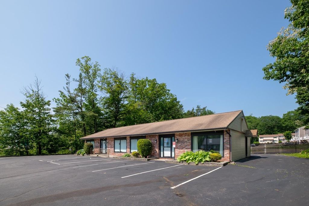 Photo of 755 Columbus Avenue, Rochester, NH 03867 (MLS # 5069001)