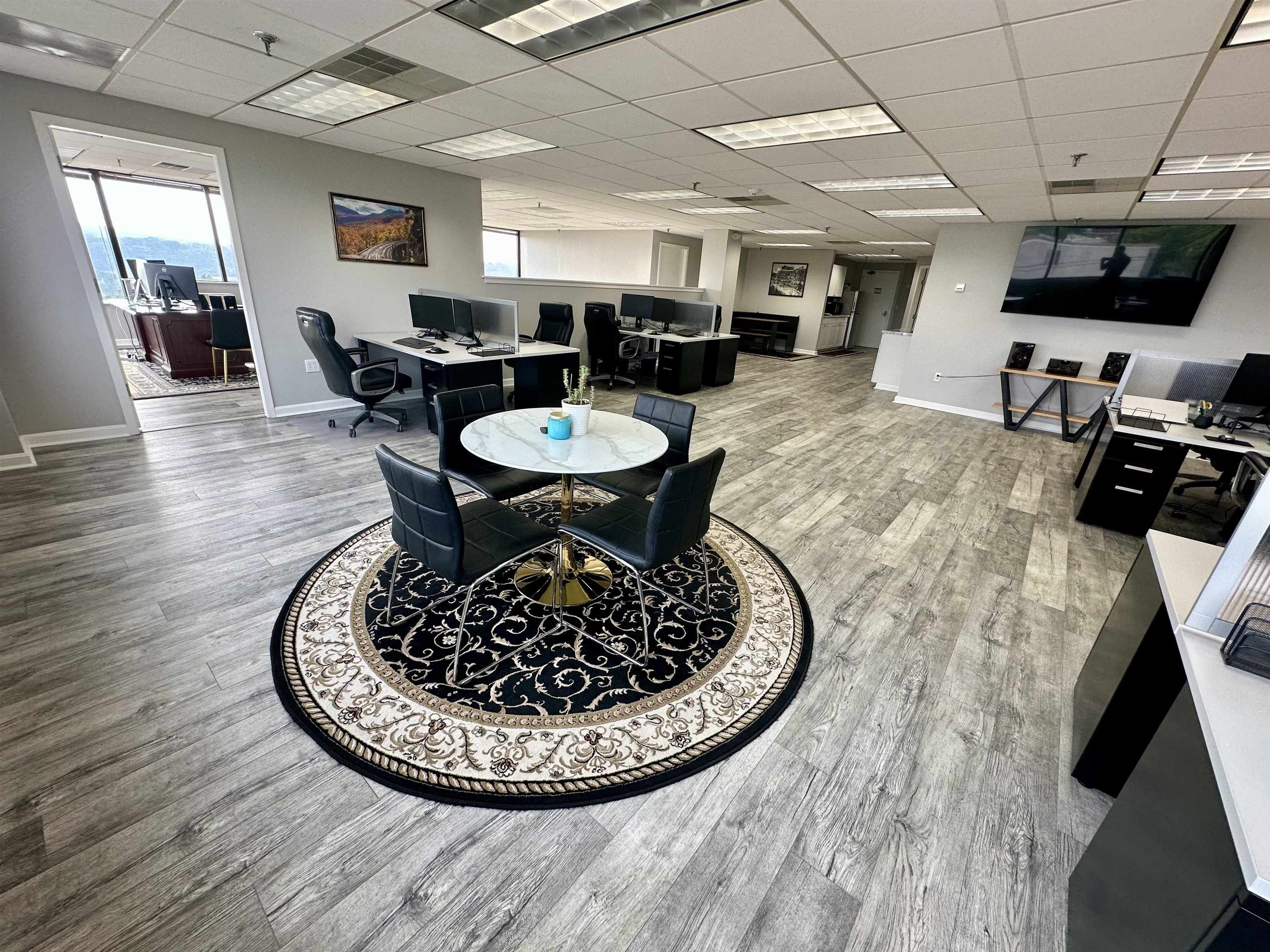 1650 Elm Street Suite 401