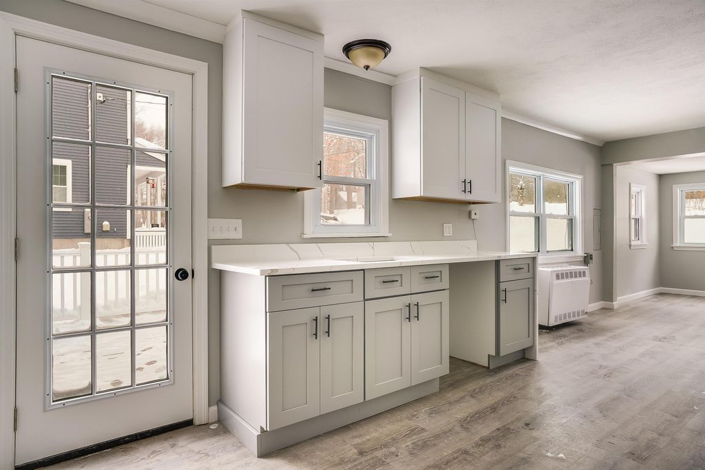 Photo of 27 London Road, Salem, NH 03079 (MLS # 5075038)