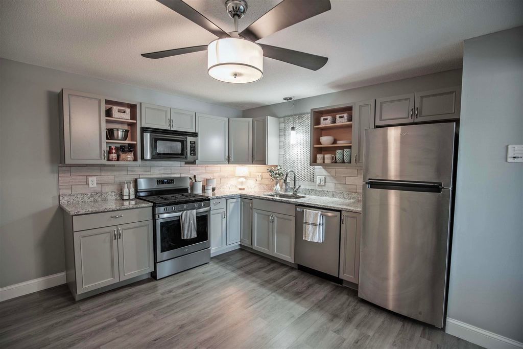 Photo of 23 Country Club Drive #1014, Manchester, NH 03102 (MLS # 5087963)