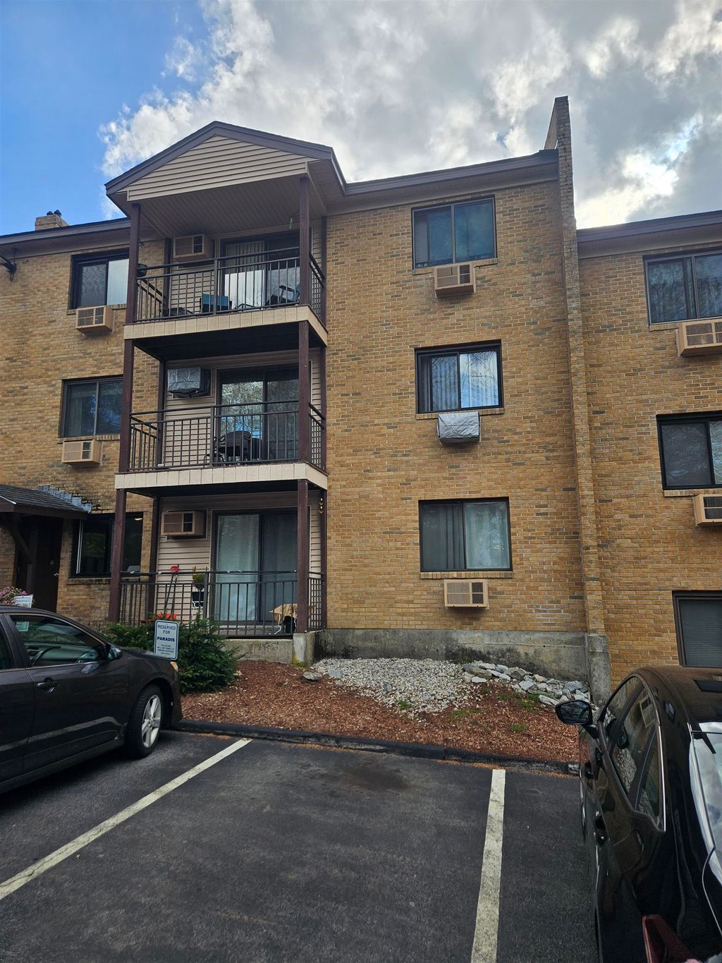 Photo of 23 Country Club Drive #1014, Manchester, NH 03102 (MLS # 5087963)