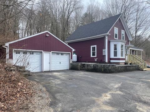 Photo of 10 Hillside Avenue, Swanzey, NH 03446 (MLS # 5081510)