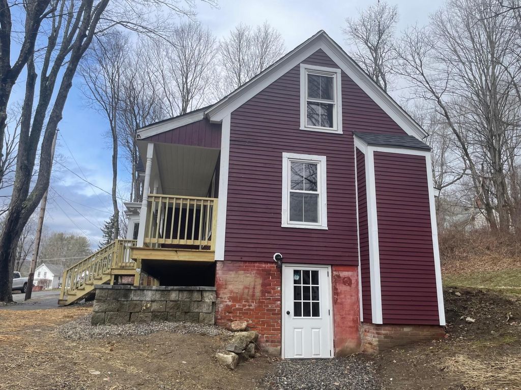 Photo of 10 Hillside Avenue, Swanzey, NH 03446 (MLS # 5081510)