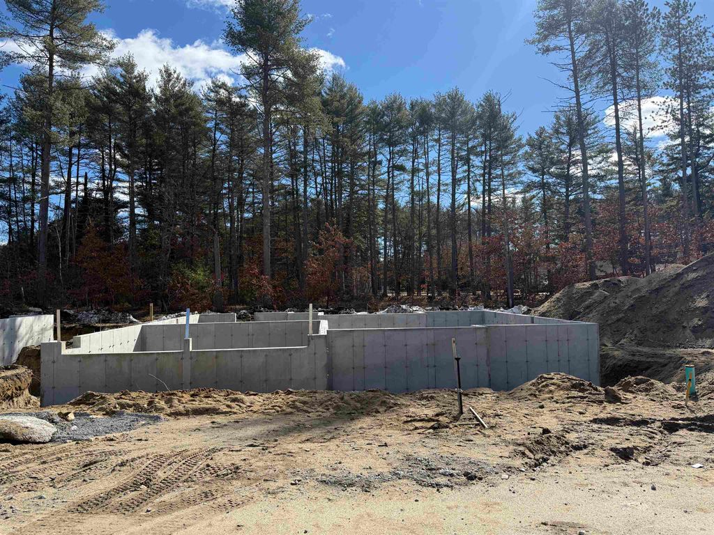 Photo of 13 Wilderness Drive, Nashua, NH 03062 (MLS # 5079628)