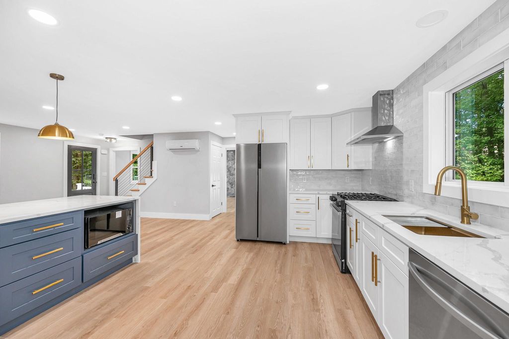 Photo of 10 Lamb Road, Nashua, NH 03062 (MLS # 5061932)