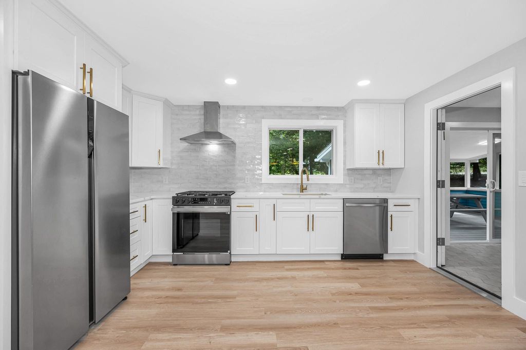 Photo of 10 Lamb Road, Nashua, NH 03062 (MLS # 5061932)