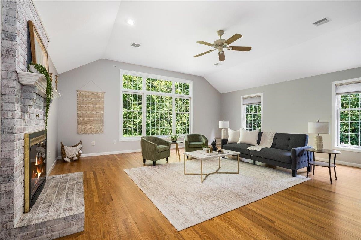 Bedford, New Hampshire 03110, United States, 4 Bedrooms Bedrooms, ,3 BathroomsBathrooms,Residential,Active,160071