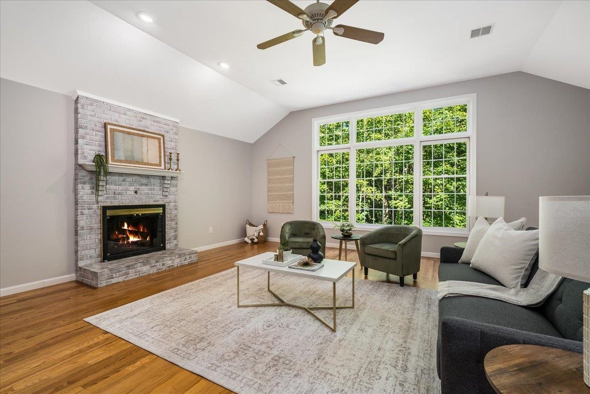 Bedford, New Hampshire 03110, United States, 4 Bedrooms Bedrooms, ,3 BathroomsBathrooms,Residential,Active,160071