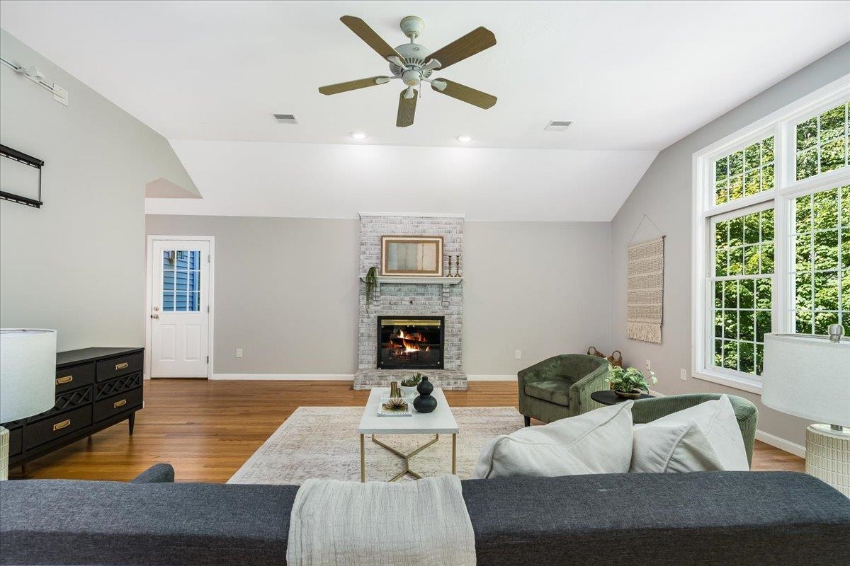 Bedford, New Hampshire 03110, United States, 4 Bedrooms Bedrooms, ,3 BathroomsBathrooms,Residential,Active,160071