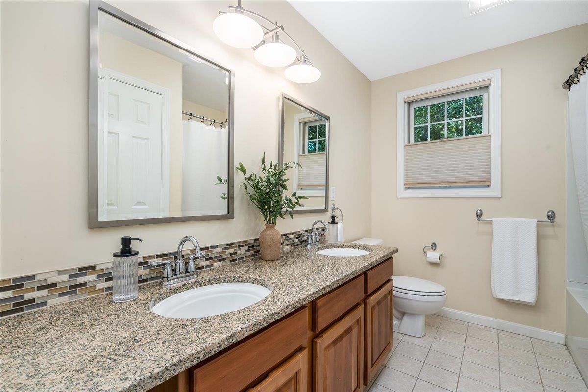 Bedford, New Hampshire 03110, United States, 4 Bedrooms Bedrooms, ,3 BathroomsBathrooms,Residential,Active,160071