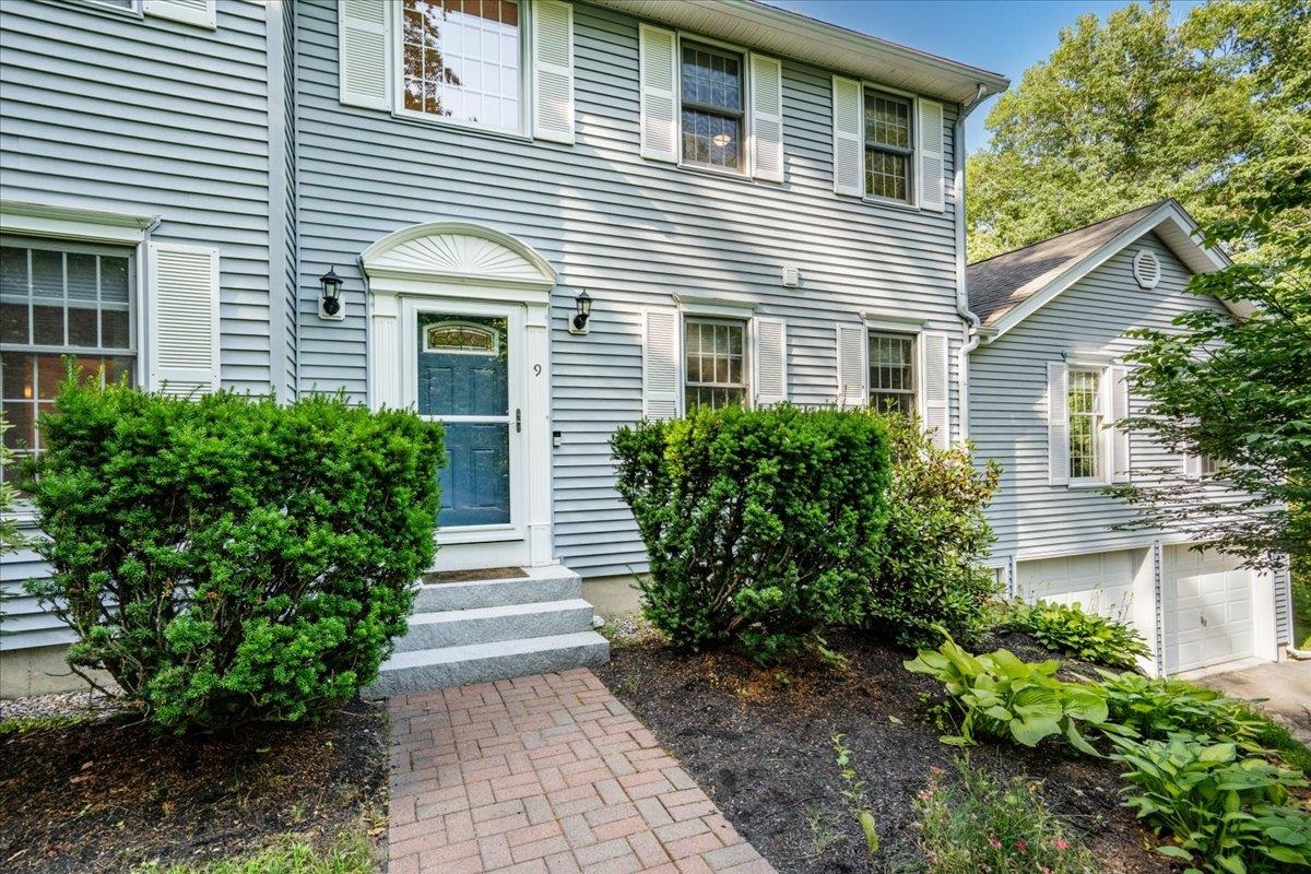 Bedford, New Hampshire 03110, United States, 4 Bedrooms Bedrooms, ,3 BathroomsBathrooms,Residential,Active,160071