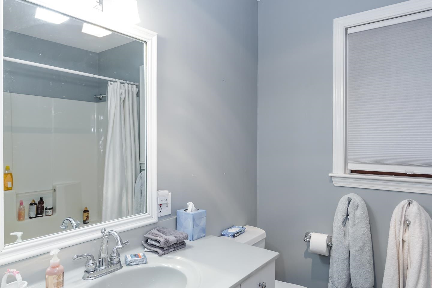 Keene, New Hampshire 03431, United States, 4 Bedrooms Bedrooms, ,3 BathroomsBathrooms,Residential,Pending,39638