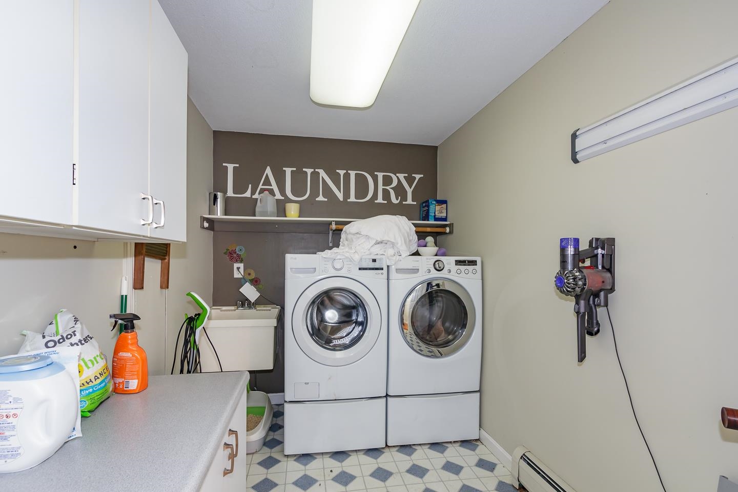 Keene, New Hampshire 03431, United States, 4 Bedrooms Bedrooms, ,3 BathroomsBathrooms,Residential,Pending,39638